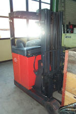 stacker "Linde R16" [1]